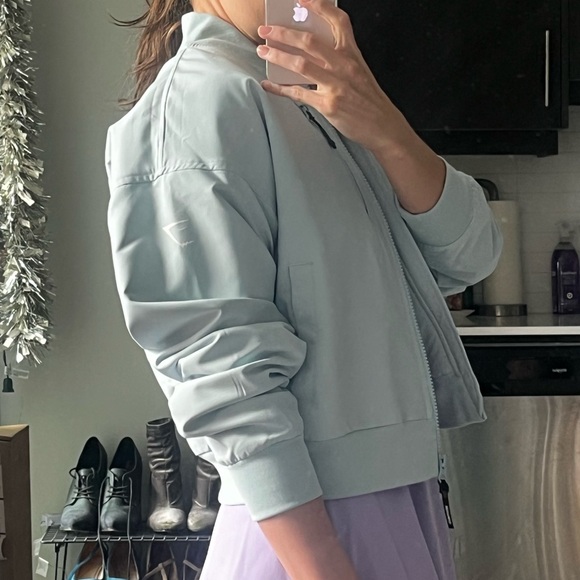 Gymshark Essential Bomber in Light Blue - Picture 3 of 4